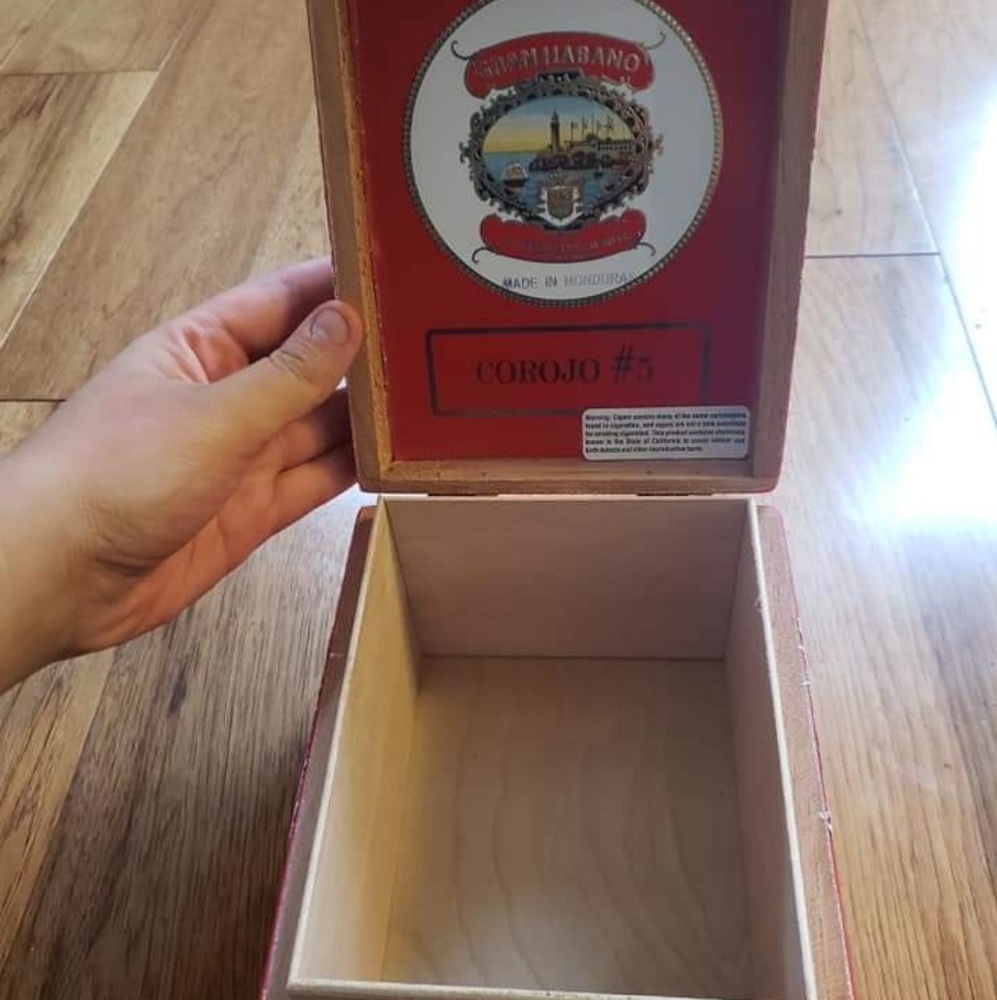 Collectable Box!❤ - Picture 2 of 2